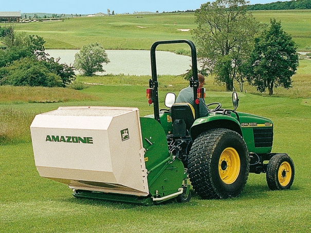 Univerzální stroj pro údržbu zeleně Amazone Grasshopper