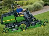 Velkoplošný žací stroj John Deere 1600T