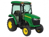 Kompaktní traktor John Deere 3320