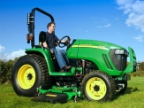 Kompaktní traktor John Deere 3520