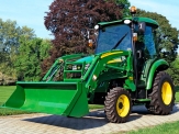 Kompaktní traktor John Deere 3720