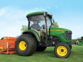 Kompaktní traktor John Deere 4520