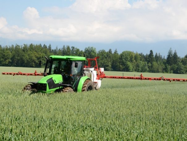 Postřikovač nesený Agromehanika AGS 1200 EN