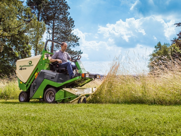 Univerzální stroj pro údržbu zeleně Amazone Profihopper