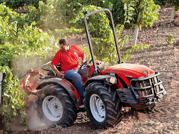 Traktory Antonio Carraro SX 7800 S / 9900