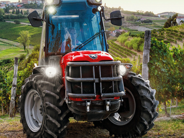 Traktory Antonio Carraro TRG 9900 / 10900 R