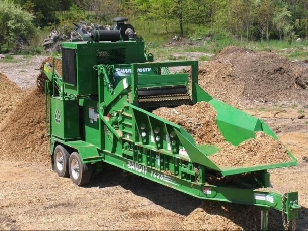 Recyklační drtič a štěpkovač Bandit Beast Model 1680