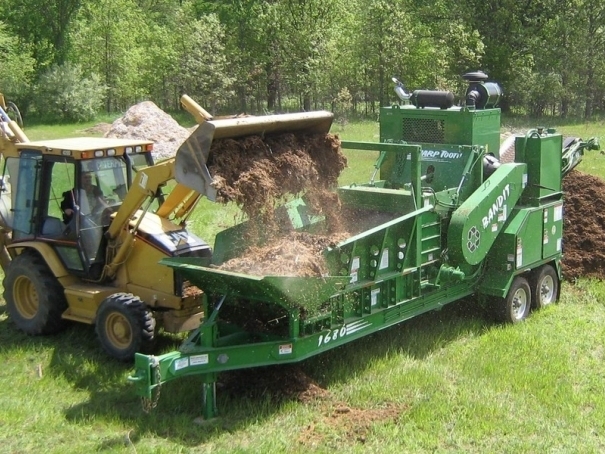 Recyklační drtič a štěpkovač Bandit Beast Model 1680