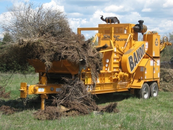 Recyklační drtič a štěpkovač Bandit Beast Model 1680