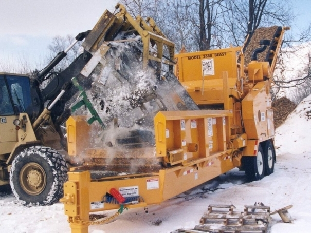 Recyklační drtič a štěpkovač Bandit Beast Model 2680