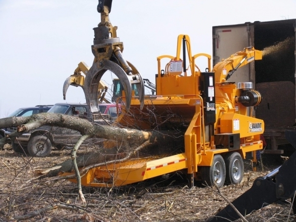 Biomasový štěpkovač celých stromů Bandit Model 2090
