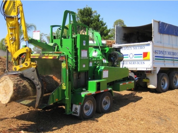 Biomasový štěpkovač celých stromů Bandit Model 2090