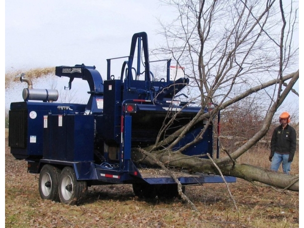 Biomasový štěpkovač celých stromů Bandit Model 2090