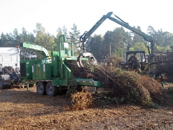 Biomasový štěpkovač celých stromů Bandit Model 2090