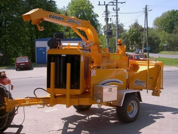 Štěpkovač Bandit Model 250 XP
