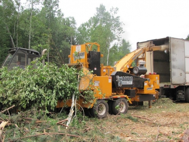 Biomasový štěpkovač celých stromů Bandit Model 2590