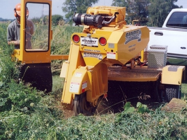 Pařezová fréza Bandit Model 3200 Towable