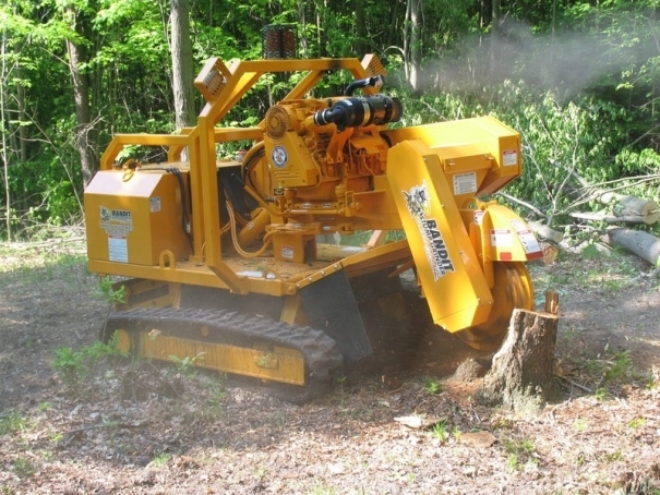 Pařezová fréza Bandit Model 3200 Track