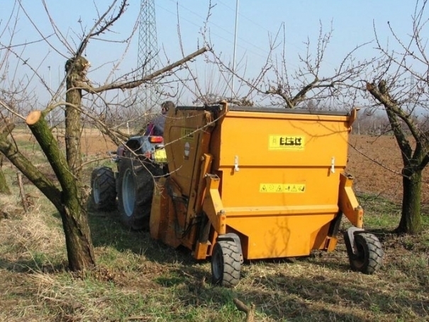 Sběrací sadový a viniční mulčovač Berti PICKER/C