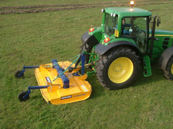 Plošný mulčovač Bomford Turner Tri-Blade