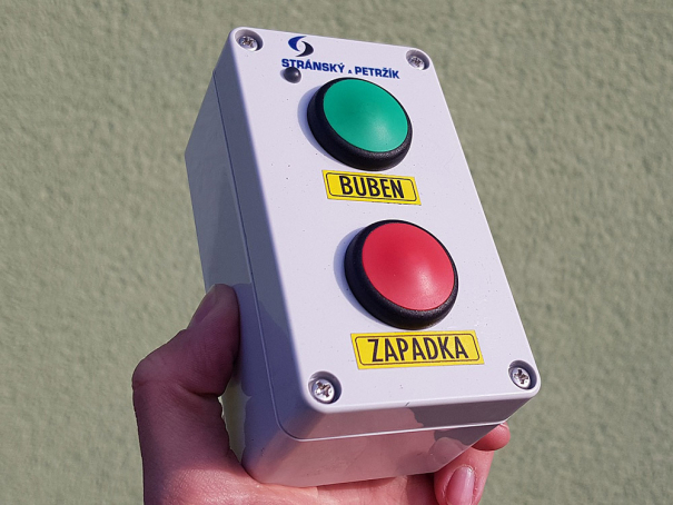 Lanový naviják Bystroň 7,5T za traktor s dálkovým ovládáním
