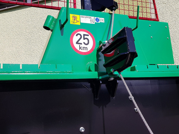 Lanový naviják Bystroň 7,5T za traktor s dálkovým ovládáním