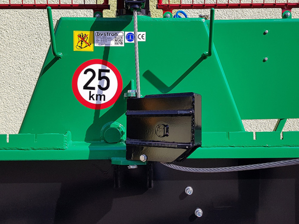 Lanový naviják Bystroň 7,5T za traktor s dálkovým ovládáním