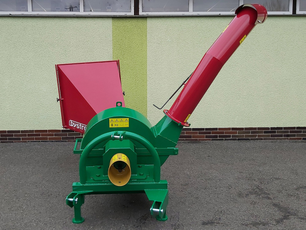 Štěpkovač Bystroň Barakuda za traktor s připojením vlečky