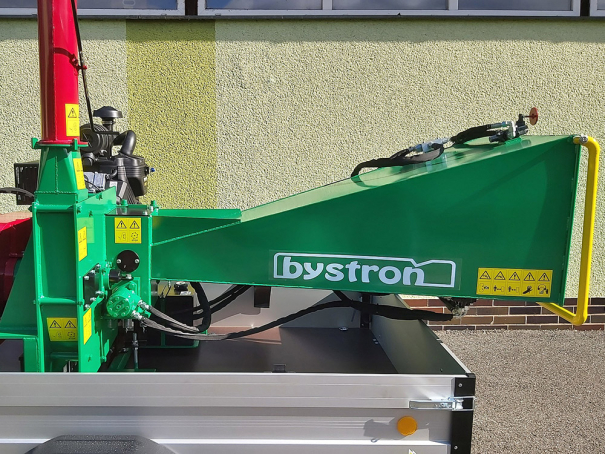 Drtič Bystroň Muréna se spalovacím motorem 38 HP na podvozku