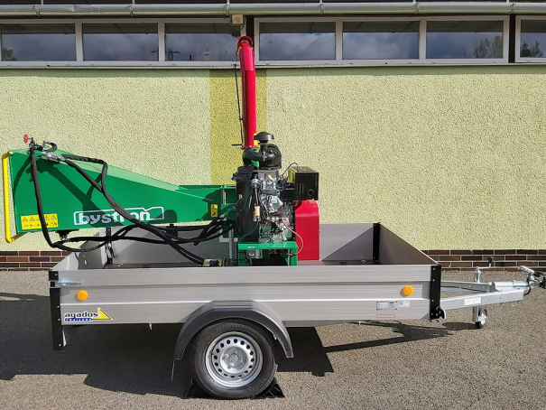 Drtič Bystroň Muréna se spalovacím motorem 38 HP na podvozku