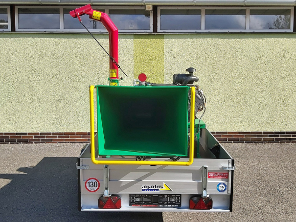 Drtič Bystroň Muréna se spalovacím motorem 38 HP na podvozku