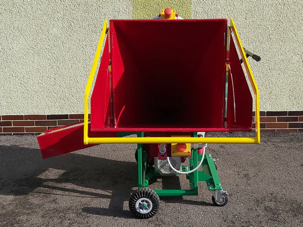 Špalíkovač Bystroň Pirana Longa s elektromotorem 4 kW