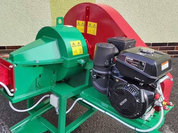 Špalíkovač Bystroň Pirana Longa se spalovacím motorem 14 HP kola 410x100