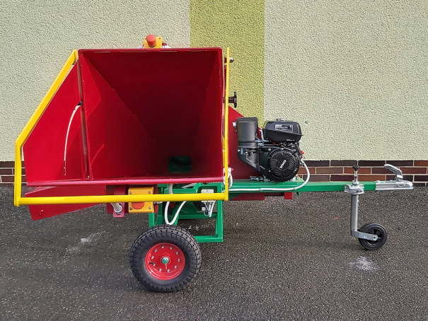 Špalíkovač Bystroň Pirana Longa se spalovacím motorem 14 HP kola 410x100