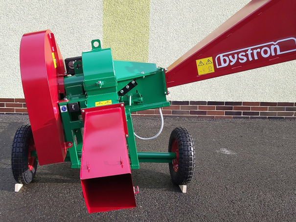 Špalíkovač Bystroň Pirana Longa se spalovacím motorem 14 HP kola 410x100