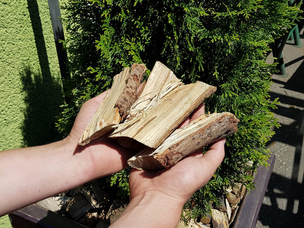 Špalíkovač Bystroň Pirana Longa se spalovacím motorem 14 HP kola 410x160