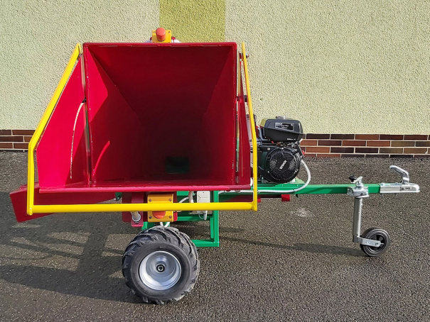 Špalíkovač Bystroň Pirana Longa se spalovacím motorem 14 HP kola 410x160