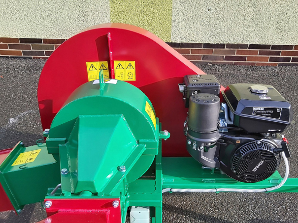 Špalíkovač Bystroň Pirana Longa se spalovacím motorem 14 HP kola 410x160