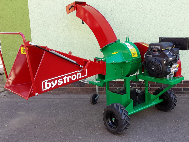 Špalíkovač Bystroň Pirana Longa se spalovacím motorem 23,5 HP kola 410x160