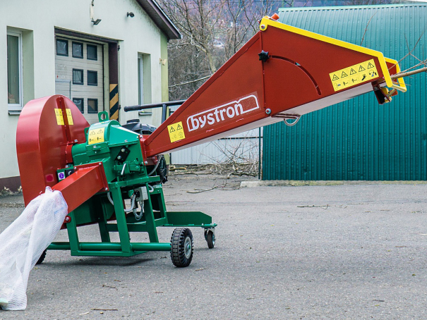 Štěpkovač Bystroň Pirana se spalovacím motorem 14 HP