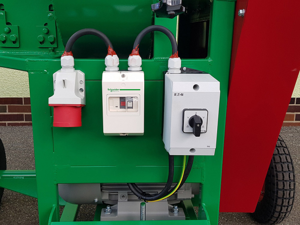 Špalíkovač Bystroň Pirba Longa s elektromotorem 11 kW