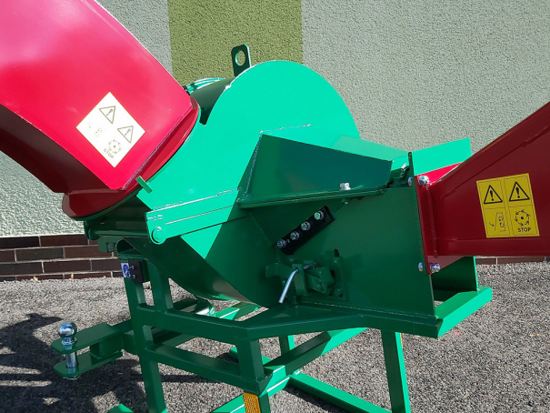 Špalíkovač Bystroň Pirba Longa za traktor s připojením vlečky