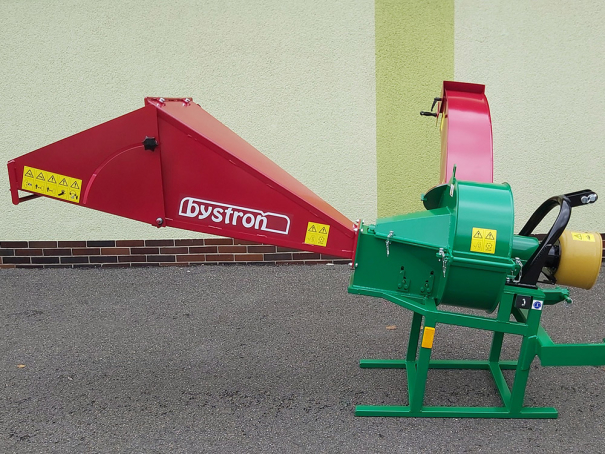 Špalíkovač Bystroň Pirba Longa za traktor s foukáním
