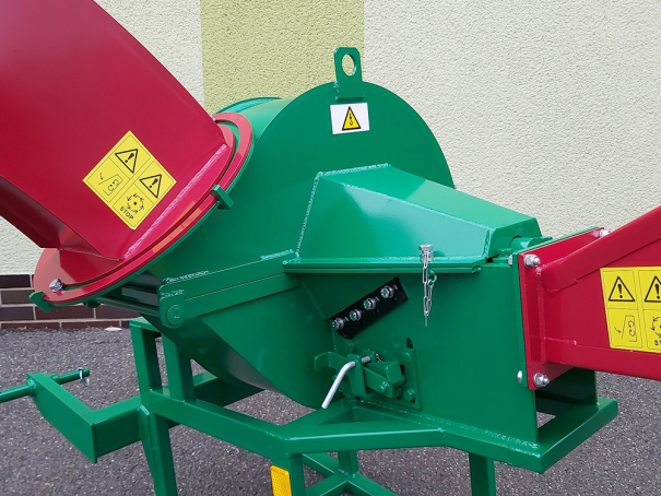 Špalíkovač Bystroň Pirba Longa za traktor s foukáním