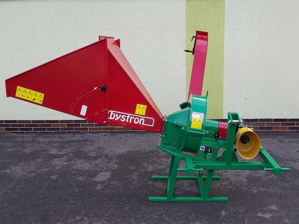Štěpkovač Bystroň Pirba za traktor s připojením vlečky