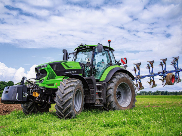 Zemědělský traktor Deutz-Fahr Řada 8 - 8280 TTV