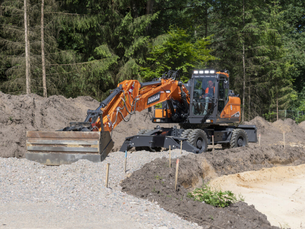 Kolová rypadla Doosan DX57W-7 - DX210W-7