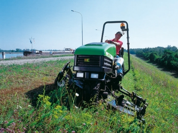 Ruderální sekačka Etesia Attila 180