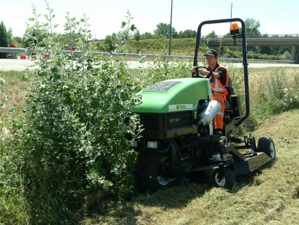 Ruderální sekačka Etesia Attila 180