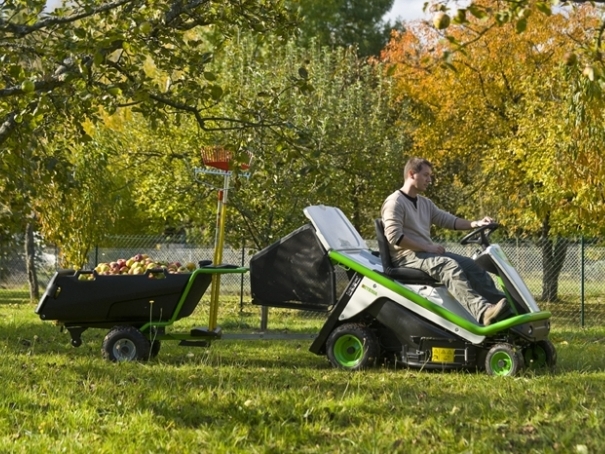 Traktorová sekačka Etesia Bahia